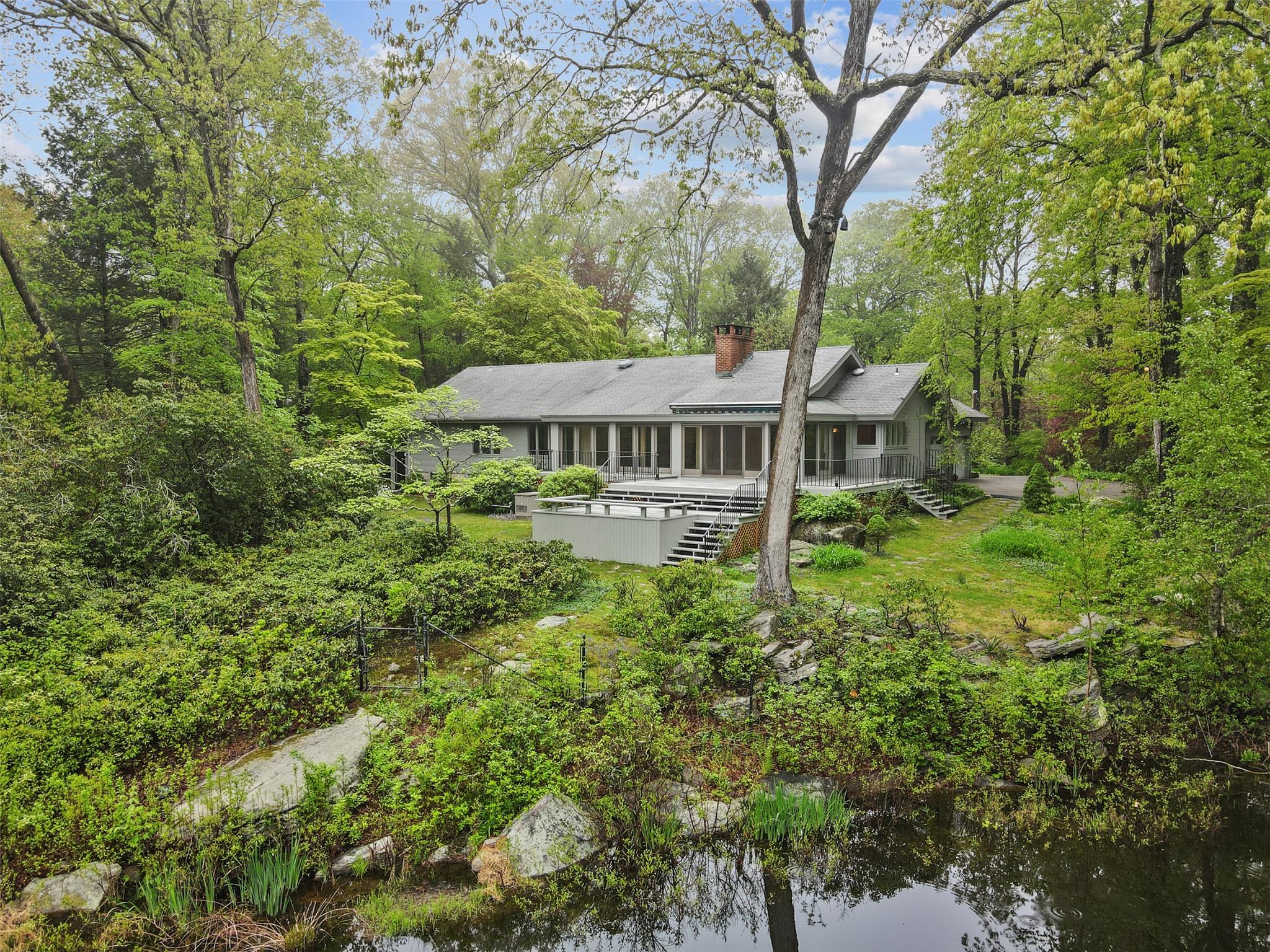 8 Hemlock Hill Road