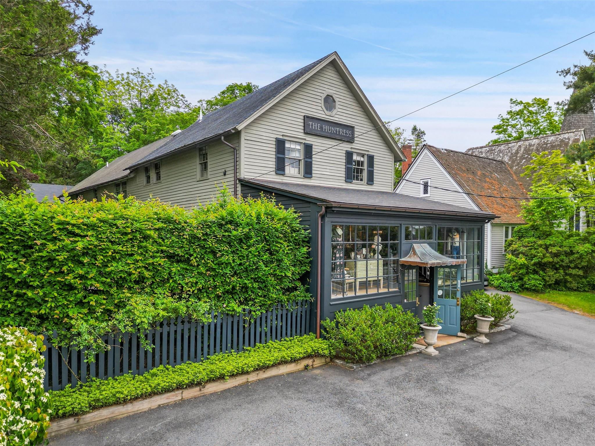 259 Westchester Avenue