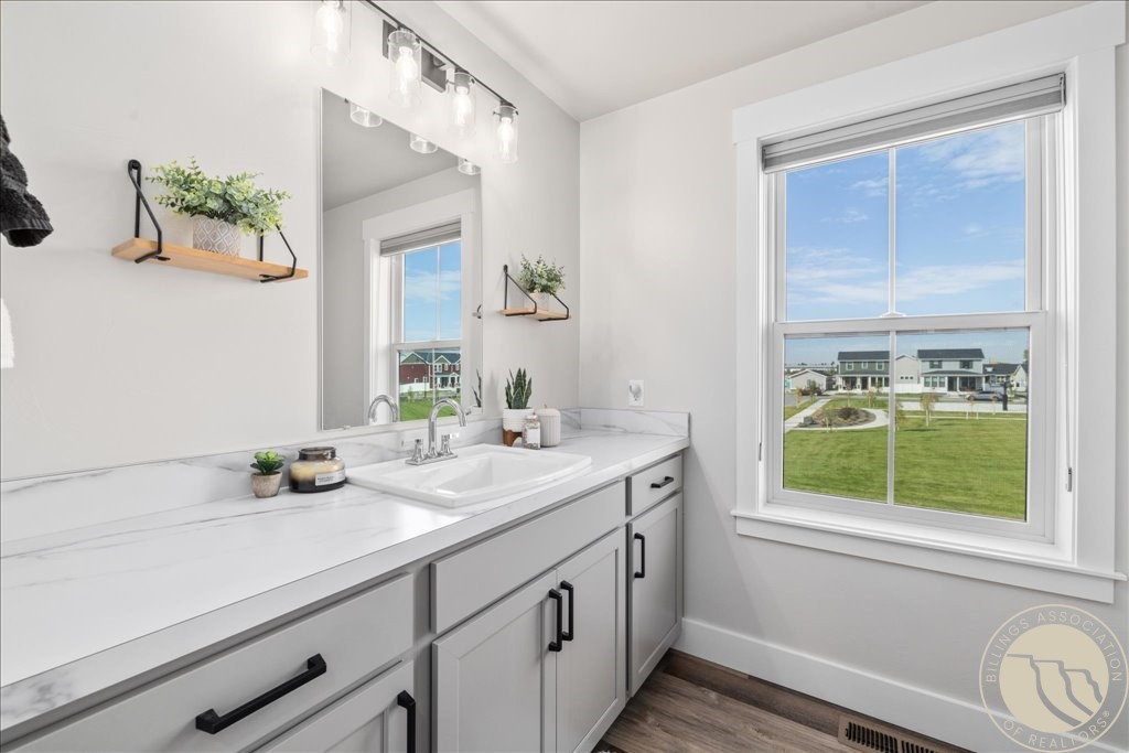 1845 Norma Jean SQUARE E