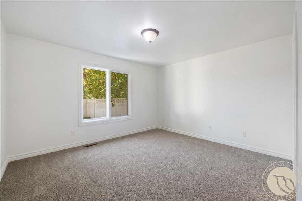 131 S 38th W