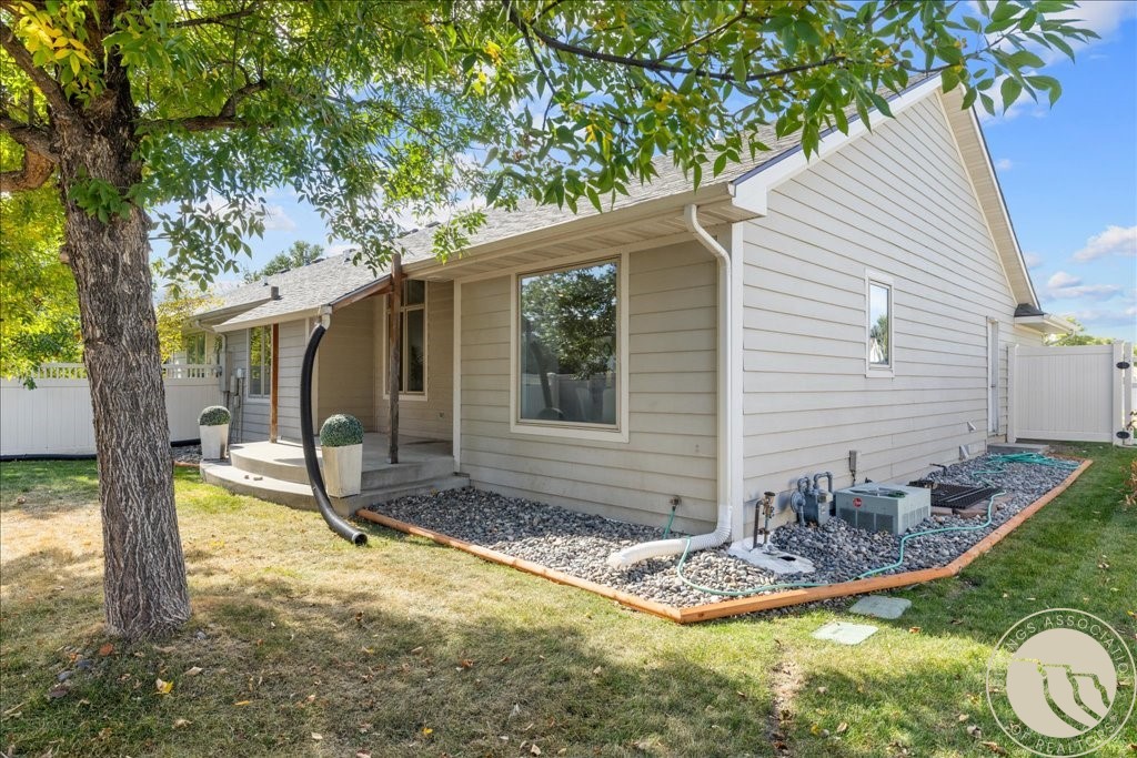 131 S 38th W