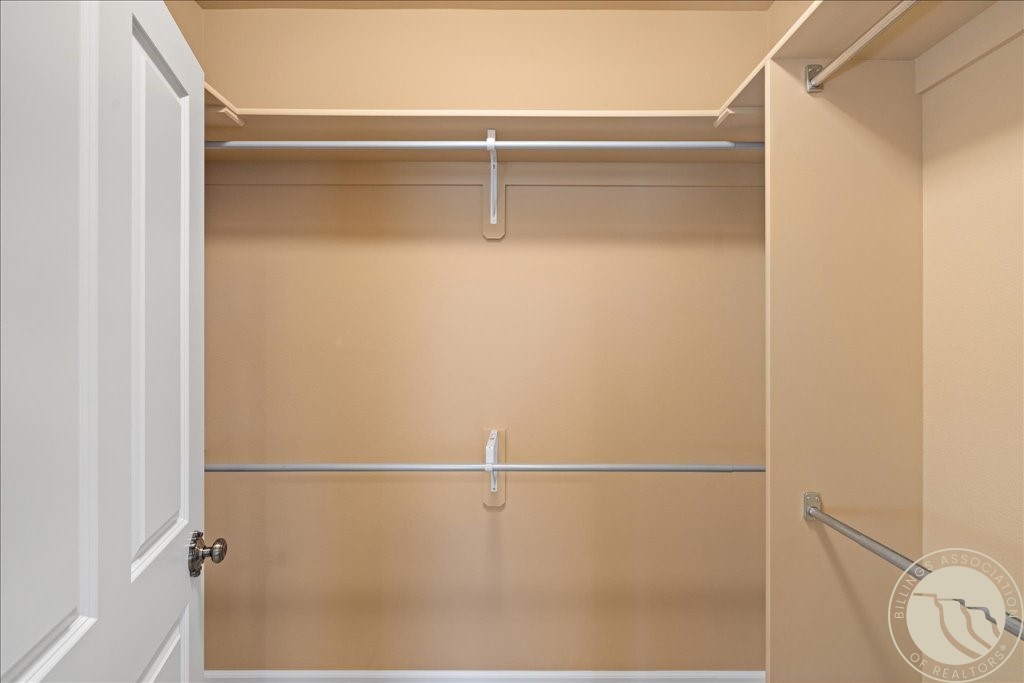 1443 Twin Oaks DRIVE