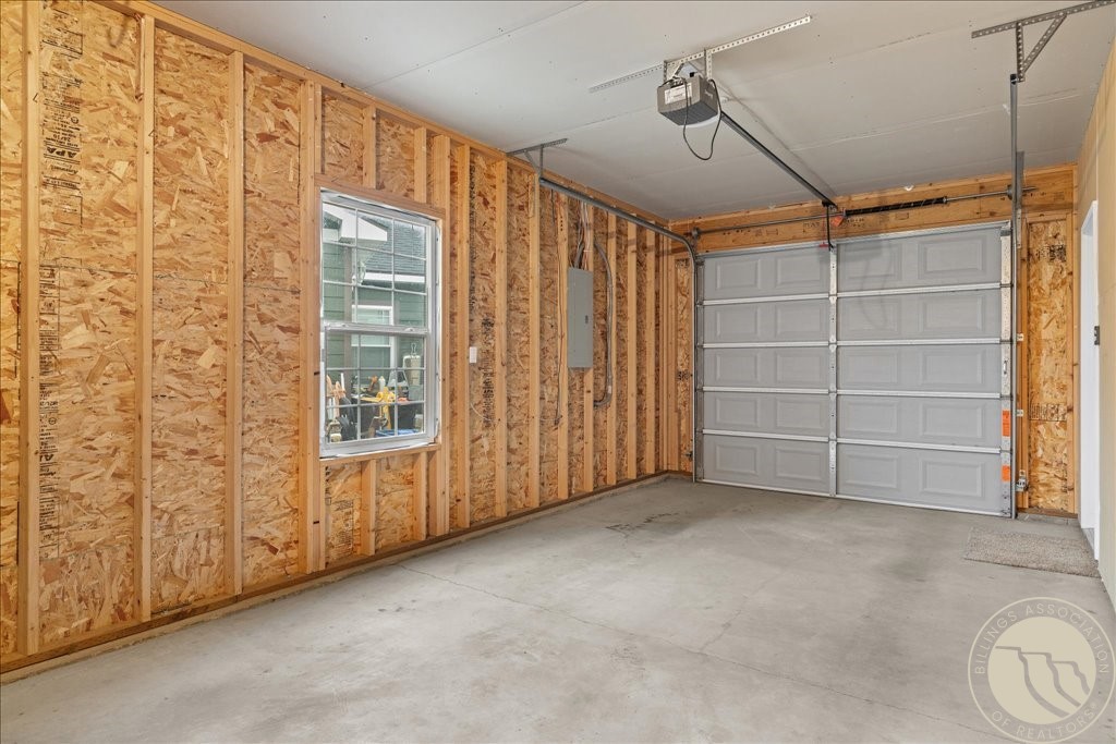 1443 Twin Oaks DRIVE