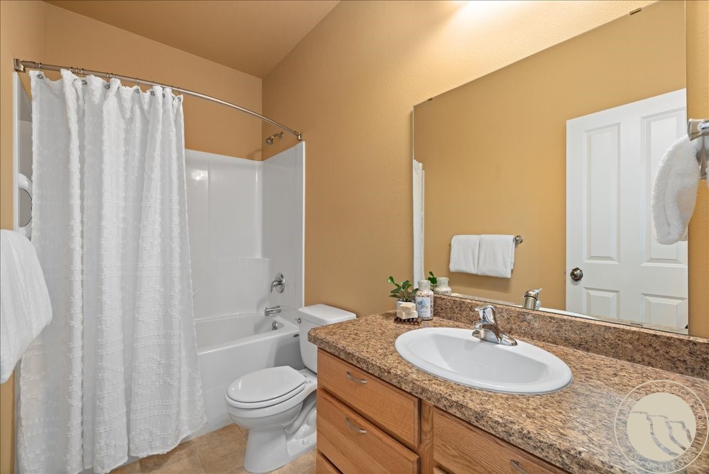 1443 Twin Oaks DRIVE