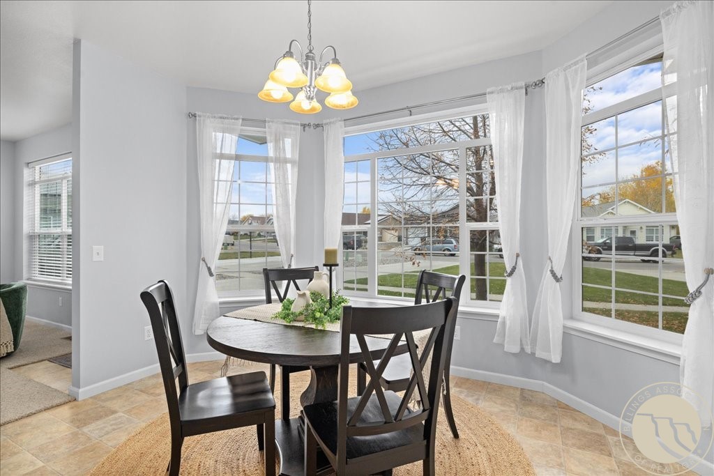 1443 Twin Oaks DRIVE