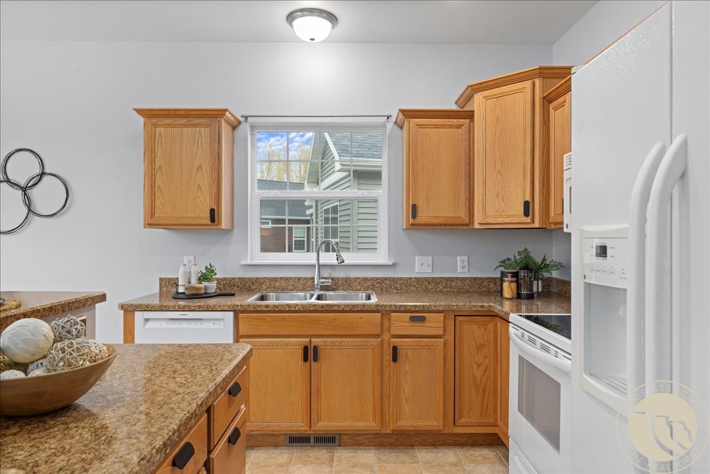 1443 Twin Oaks DRIVE