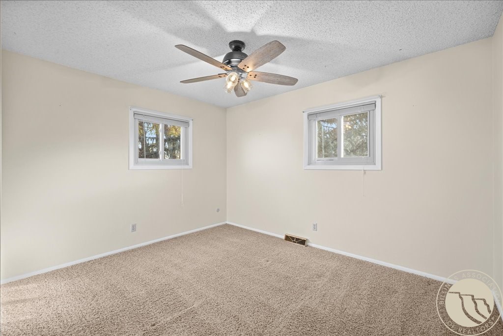 446 N Lakeview DRIVE