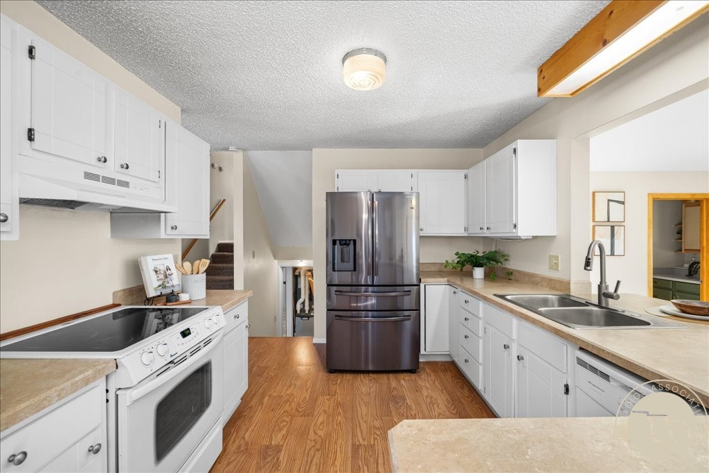 446 N Lakeview DRIVE