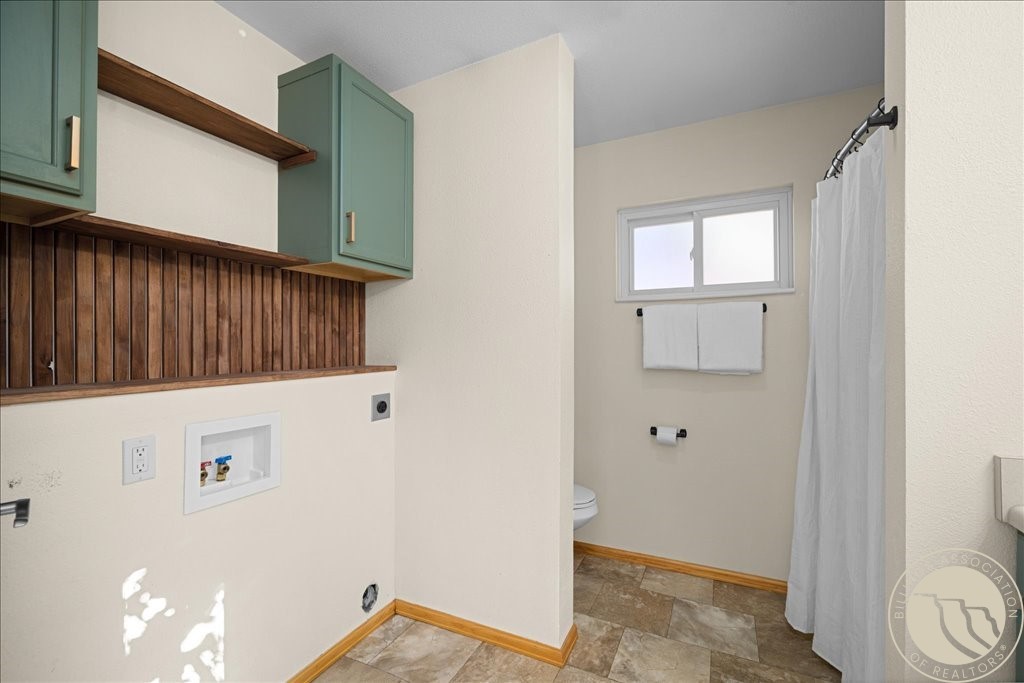 446 N Lakeview DRIVE