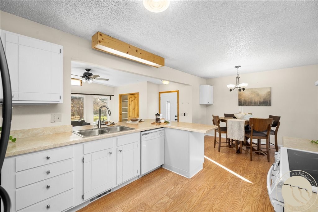 446 N Lakeview DRIVE