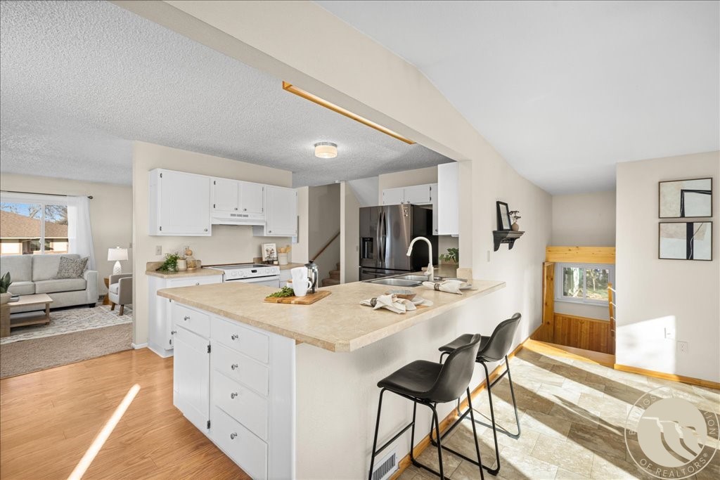 446 N Lakeview DRIVE