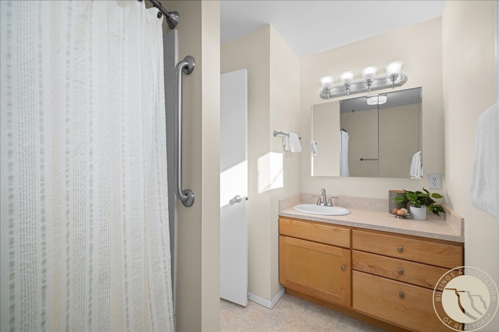 446 N Lakeview DRIVE