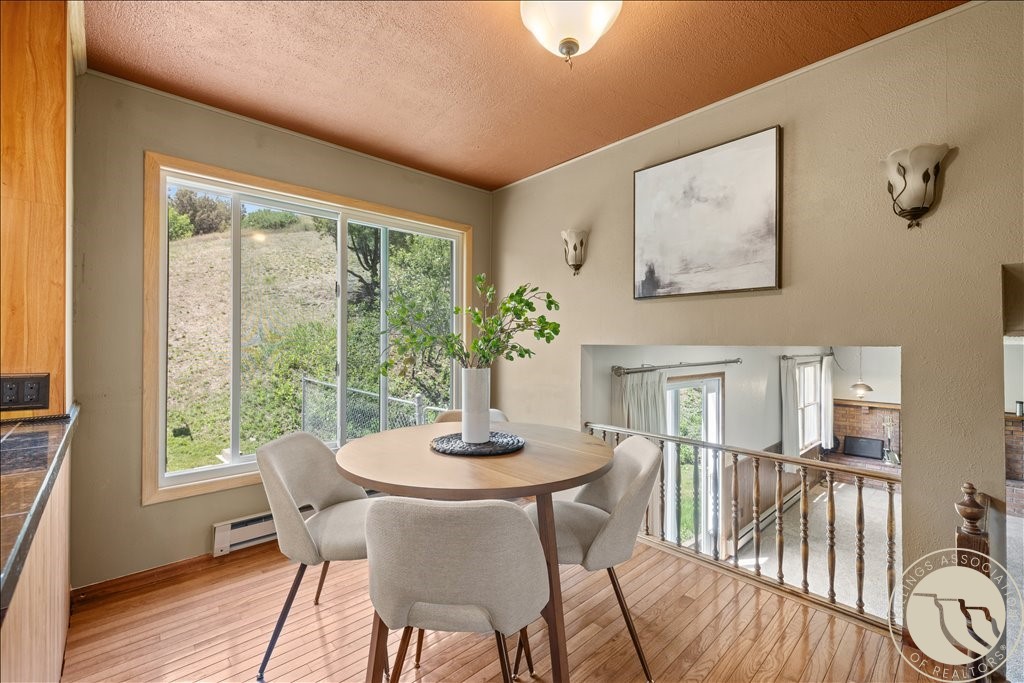 3748 Blue Creek ROAD