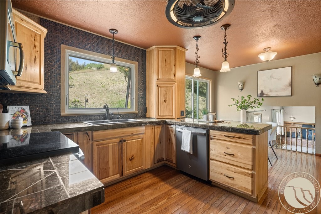 3748 Blue Creek ROAD