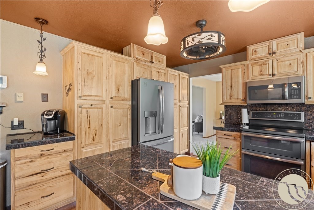 3748 Blue Creek ROAD