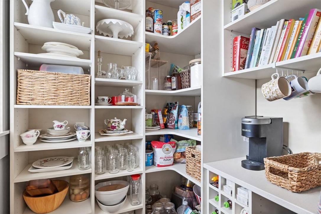 3050 Hunters Ridge Loop