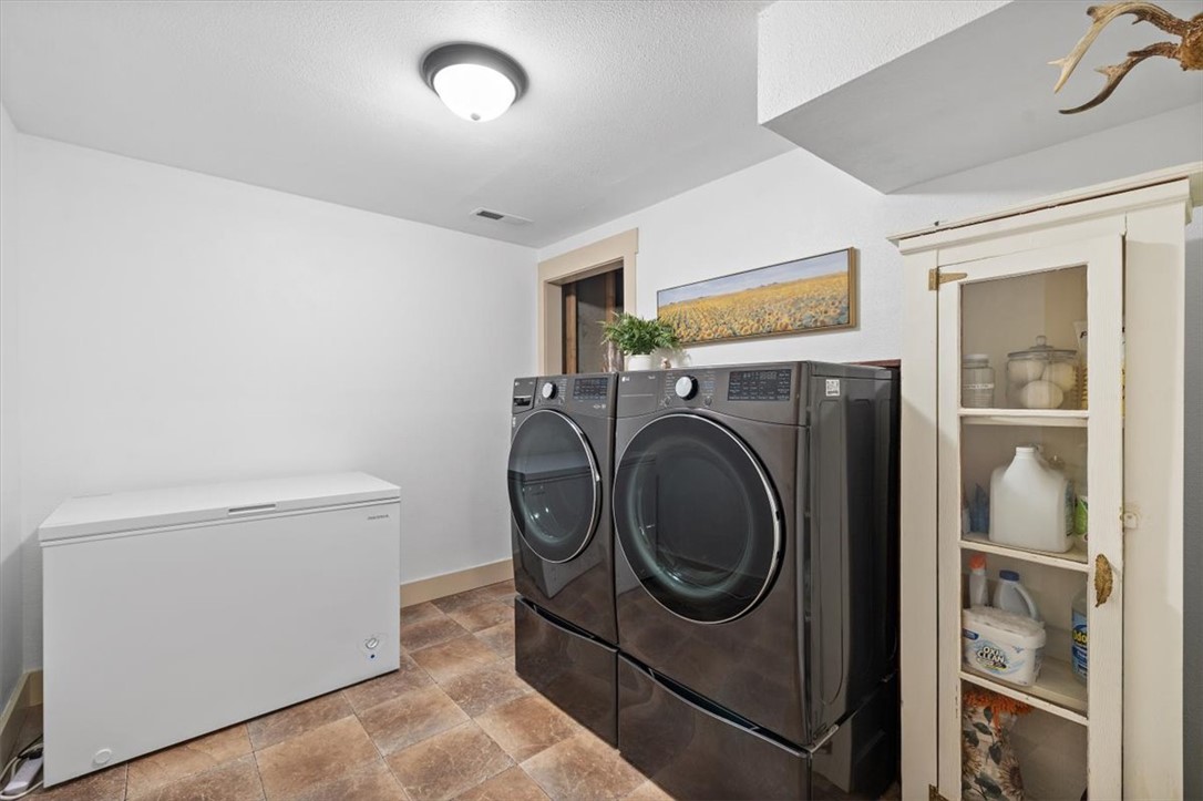 3050 Hunters Ridge Loop