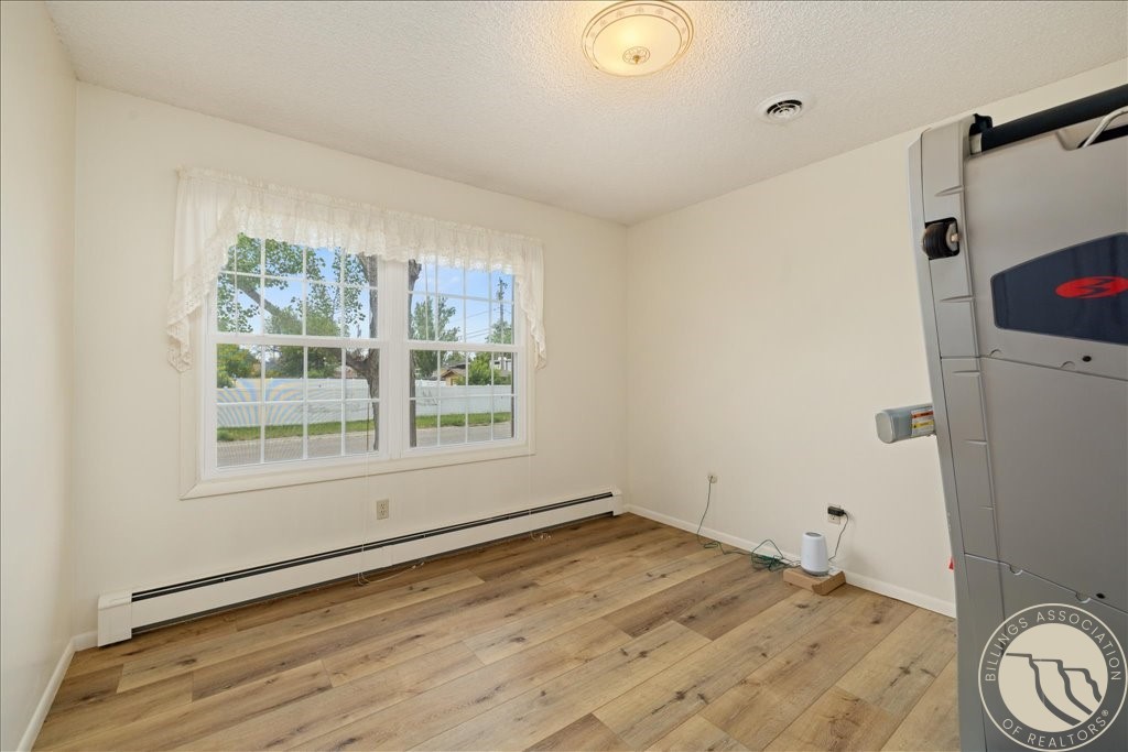 209 9th Street W