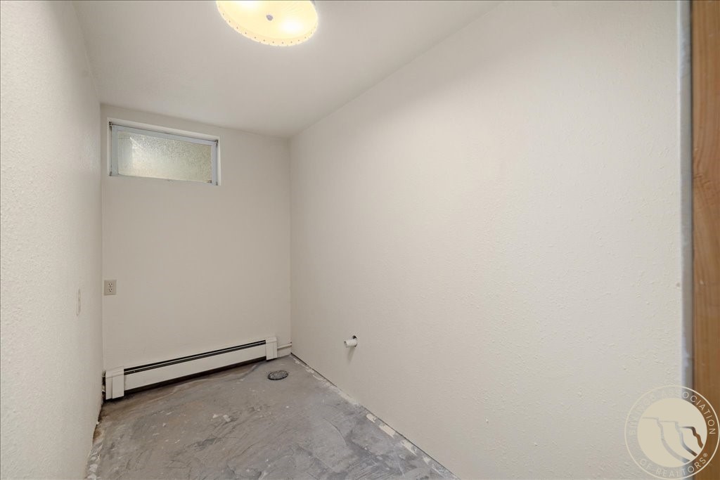 209 9th Street W