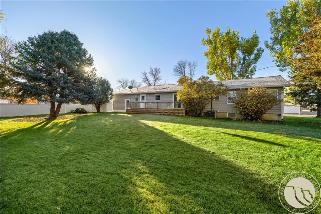 209 9th Street W