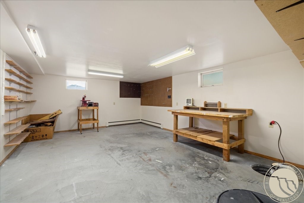 209 9th Street W