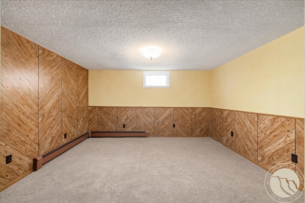209 9th Street W