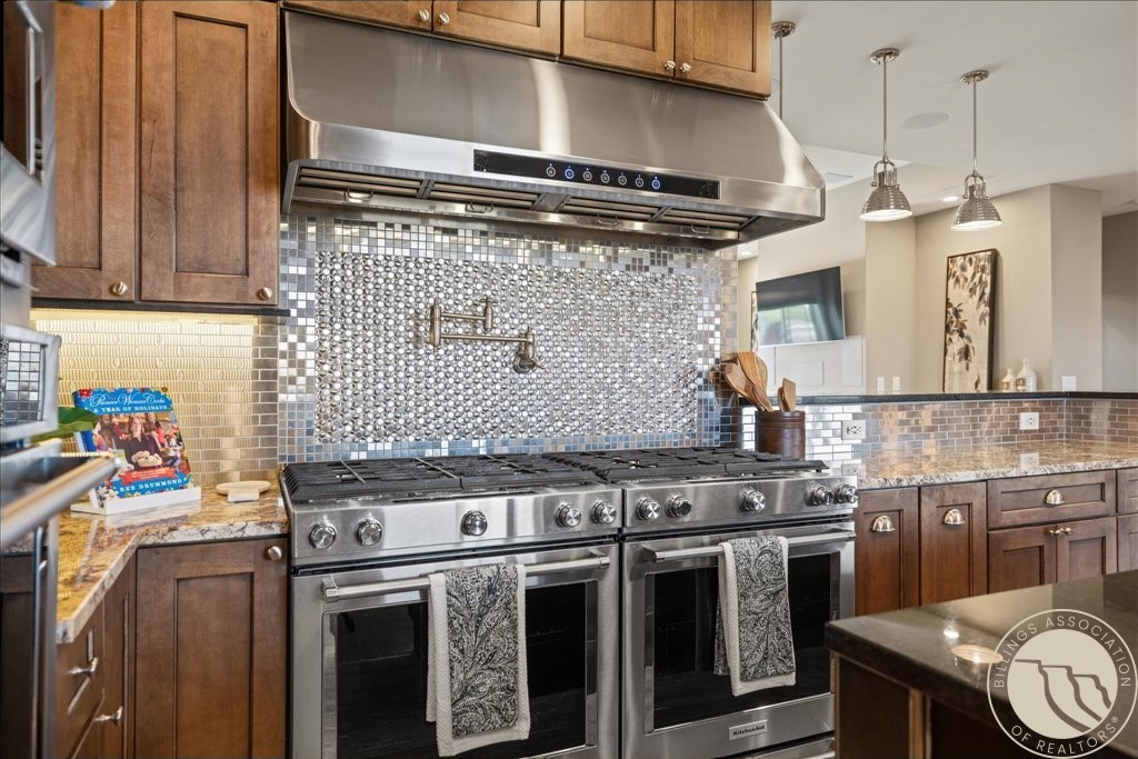 2418 Glengarry Lane