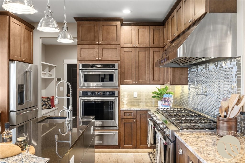 2418 Glengarry Lane