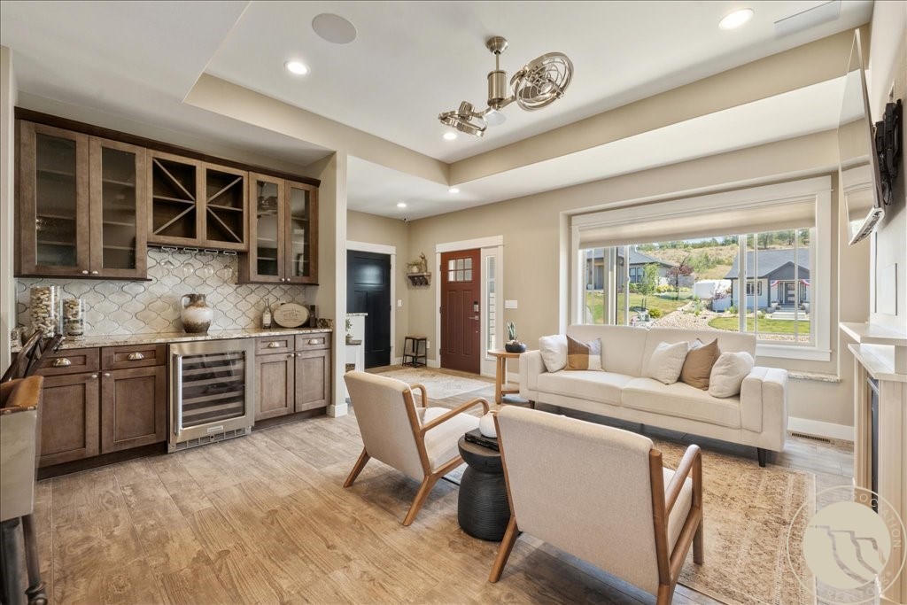 2418 Glengarry Lane