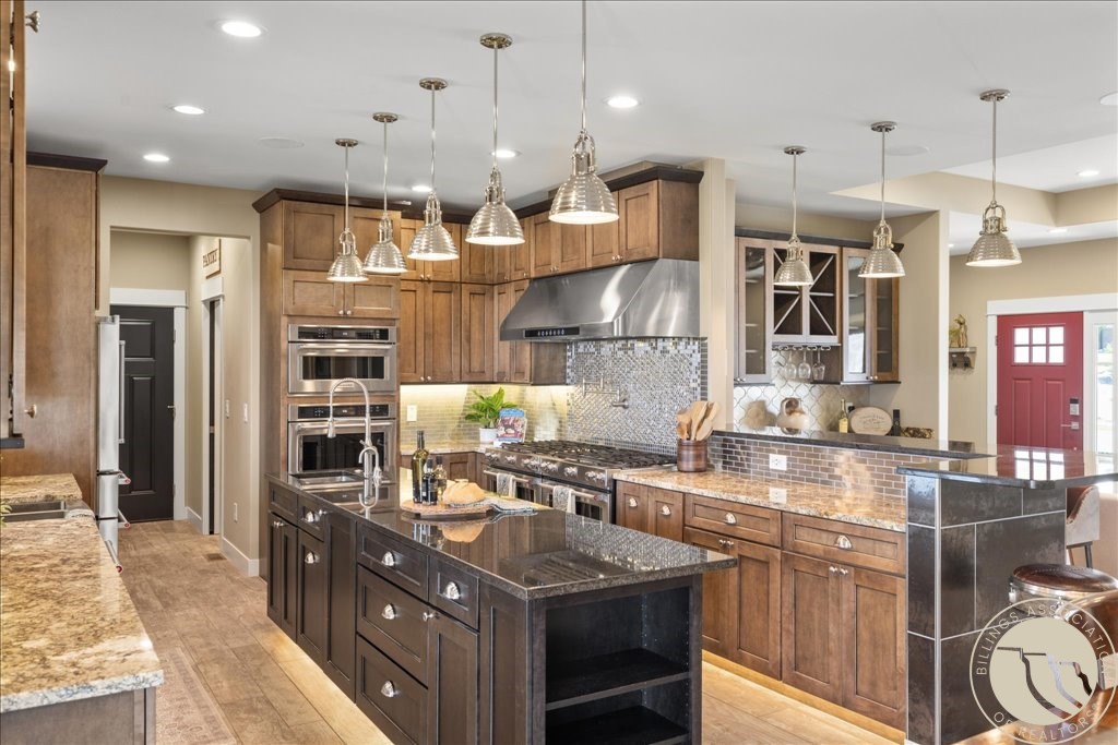 2418 Glengarry Lane