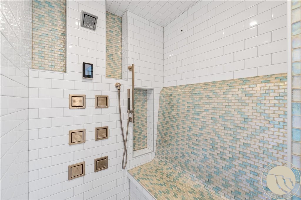 2418 Glengarry Lane