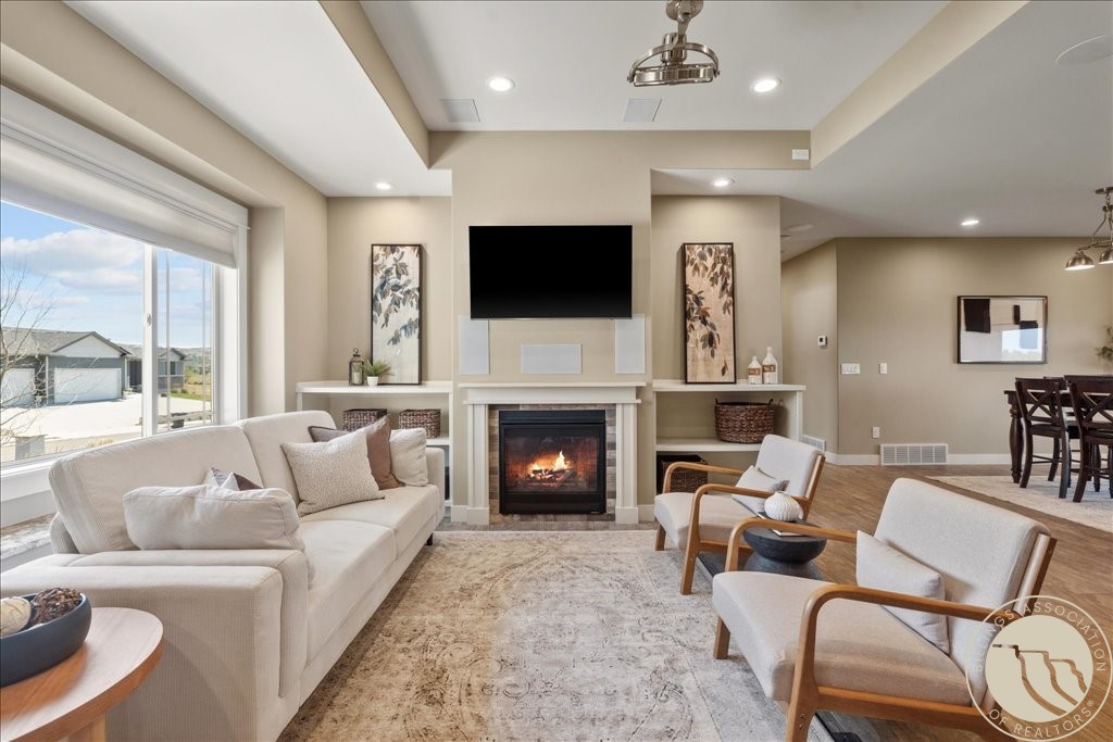 2418 Glengarry Lane