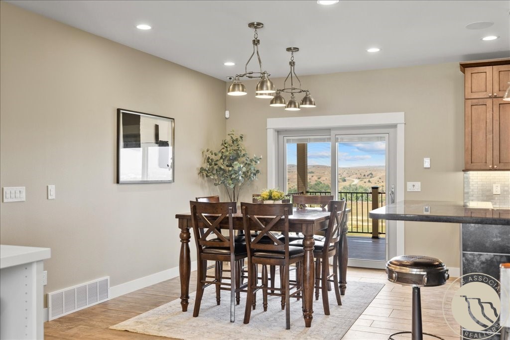2418 Glengarry Lane