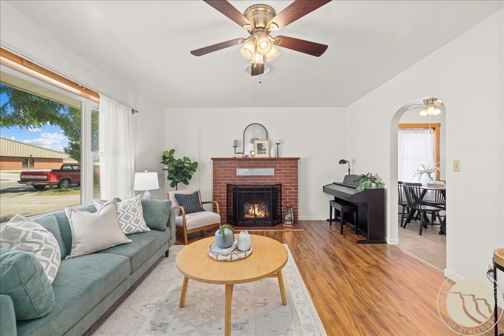 632 5th Street W