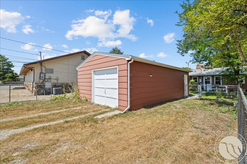 632 5th Street W