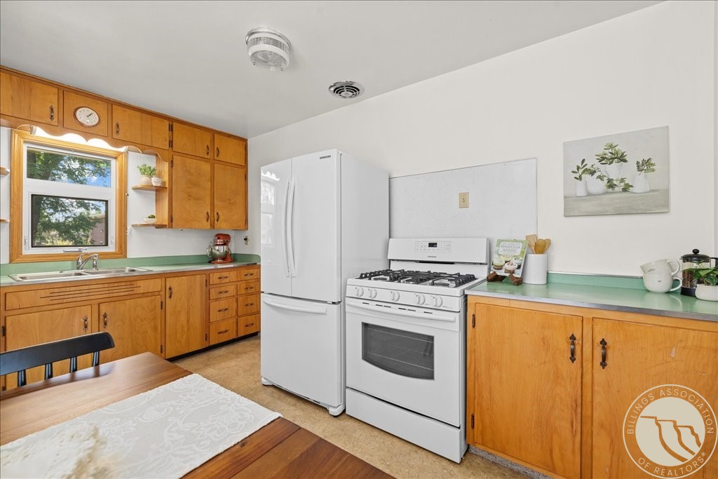 632 5th Street W