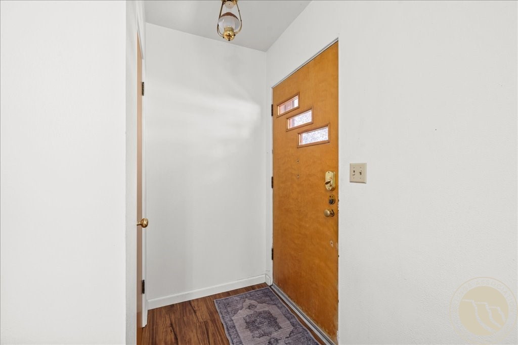 632 5th Street W