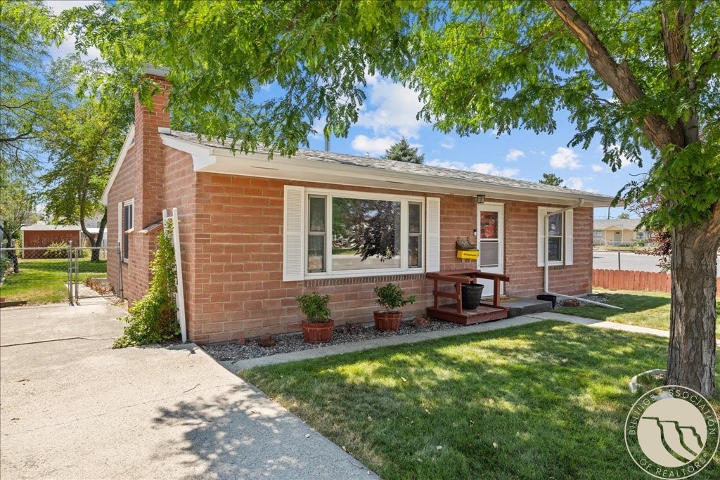 632 5th Street W