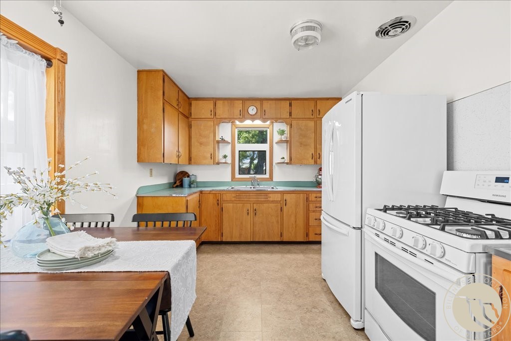 632 5th Street W