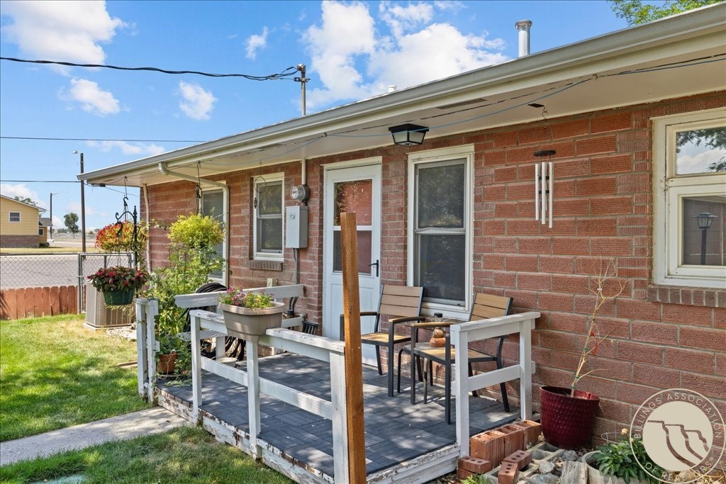 632 5th Street W