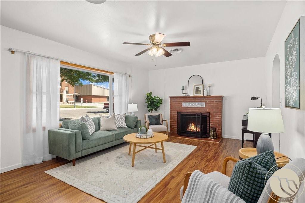 632 5th Street W
