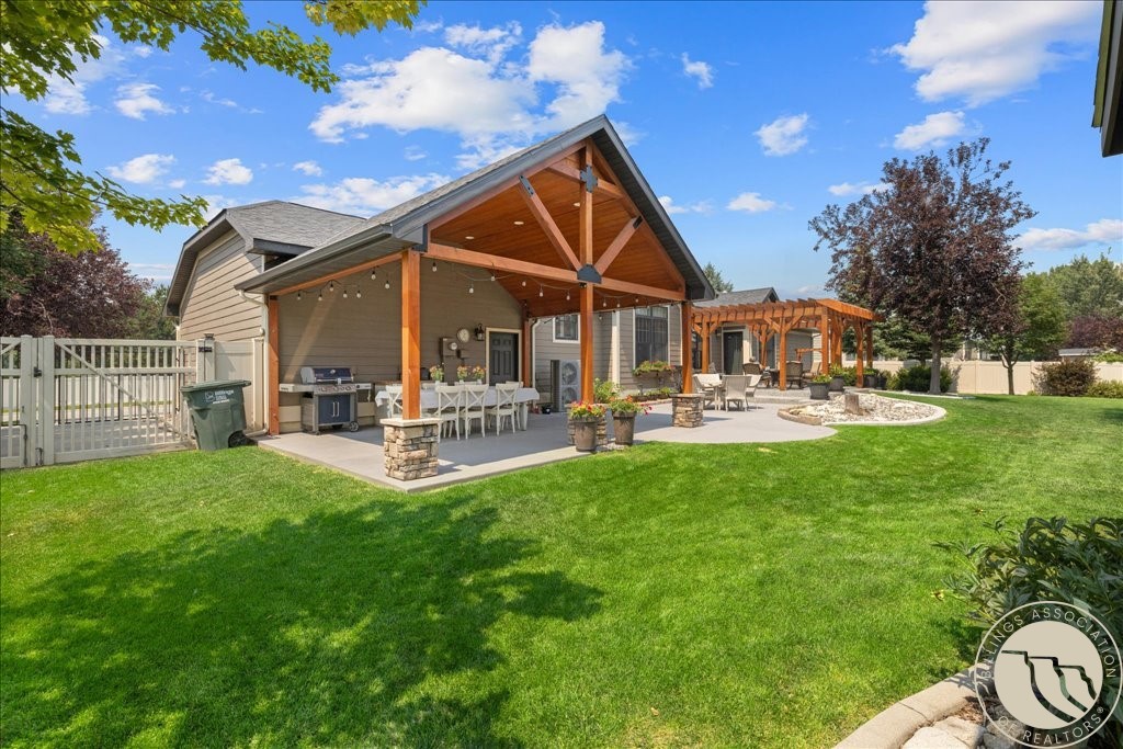1215 Vineyard Way