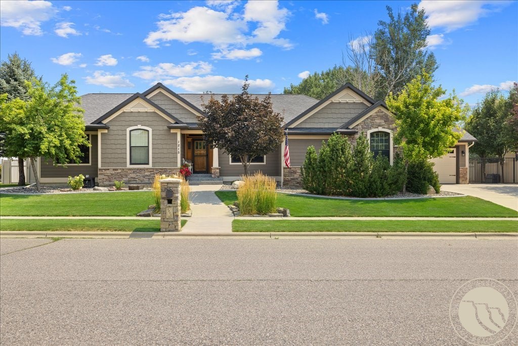 1215 Vineyard Way