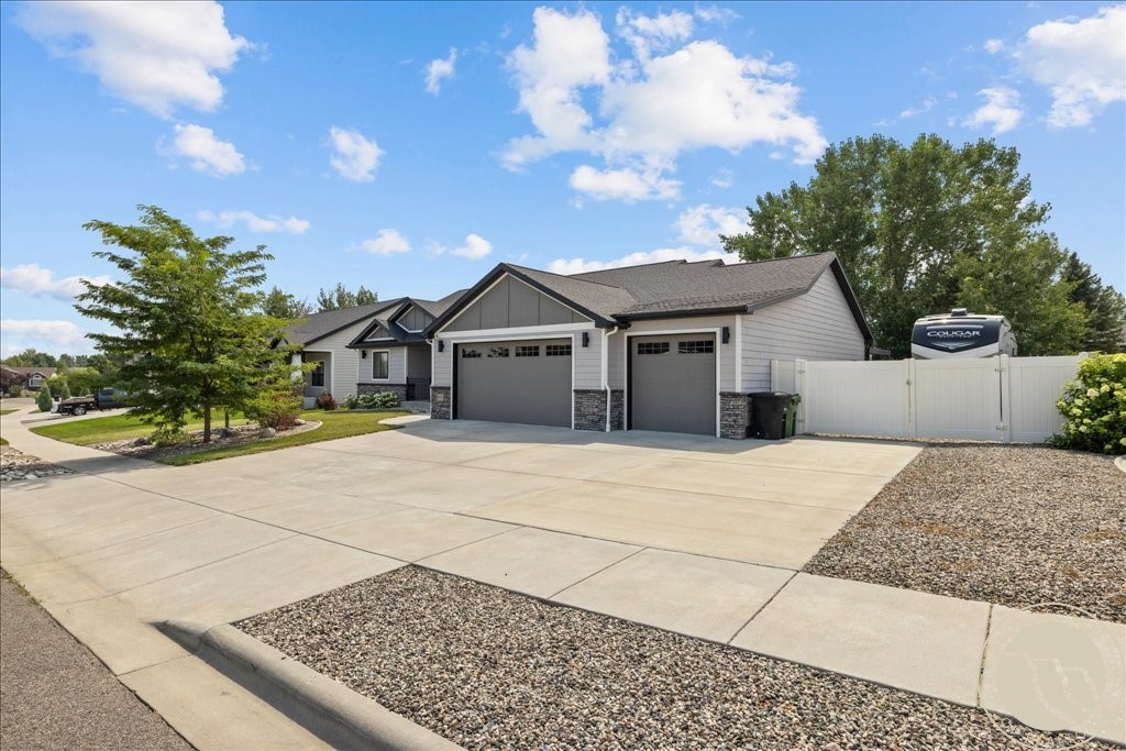 878 Tierra Drive