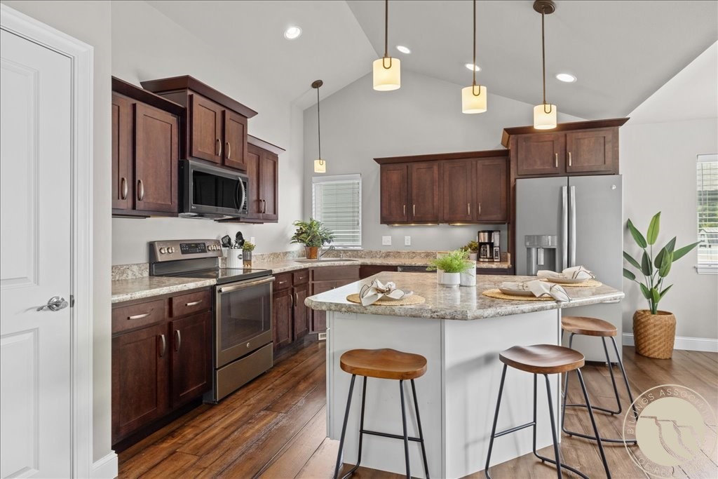 878 Tierra Drive