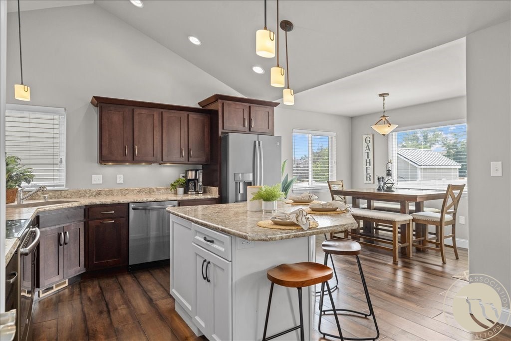 878 Tierra Drive