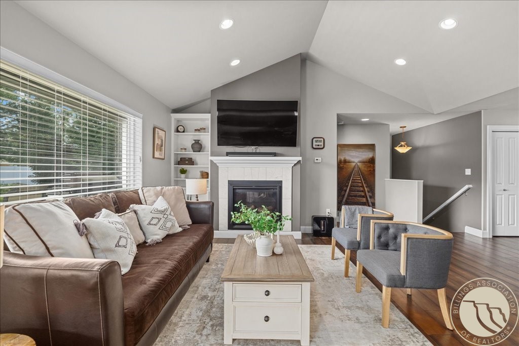 878 Tierra Drive
