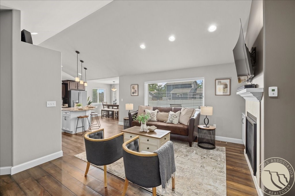 878 Tierra Drive