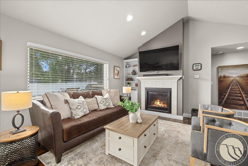 878 Tierra Drive