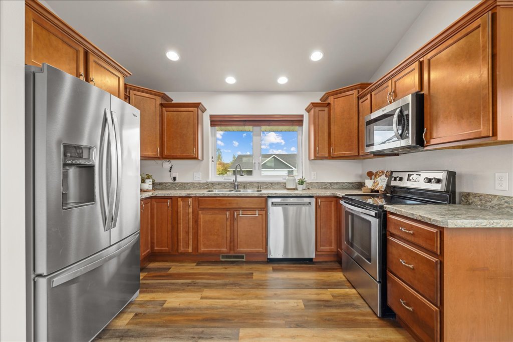 3150 E Copper Ridge